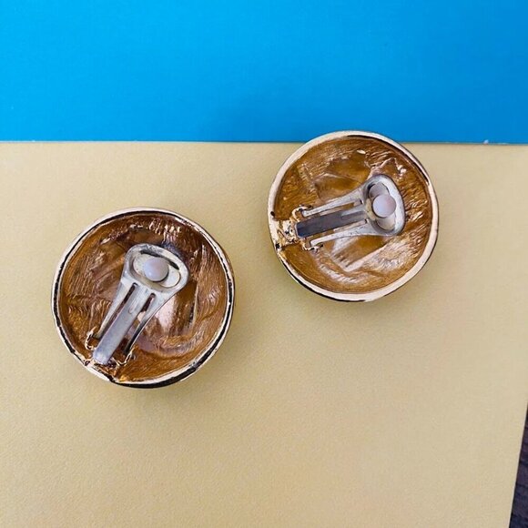 Vintage Round Enamel Colorful Clip On Earrings Abstract - Picture 2 of 3